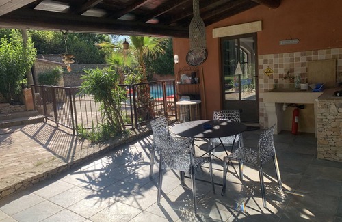 Quartier des Espesses House | Mazet with swimming pool under the pines a few minutes from the city center