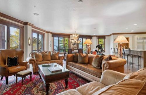 Highlands Townhomes Apartment | McCoy Peak 204 by East West Hospitality