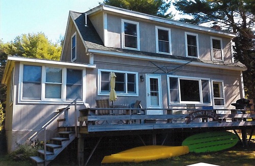 Boothbay Harbor Cottage | McFarland's Pond Cottage - Waterfront - West Harbor Pond!