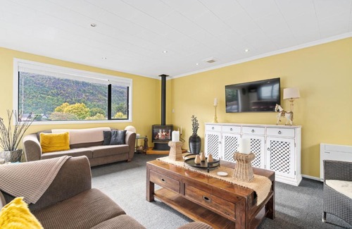 Arrowtown House | McKibbin Lodge - Arrowtown Holiday Home