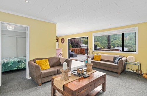 Arrowtown House | McKibbin Lodge - Arrowtown Holiday Home