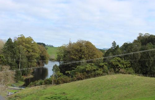 Lower Kaimai House | McLaren Lake View