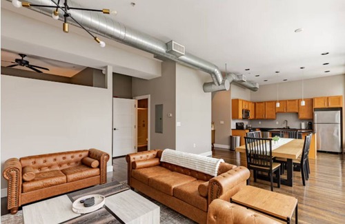 Wholesale District Apartment | McOuat Place 6A - Luxury 1 Bed Downtown Indy Apartment Prime Location