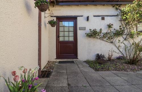 Honiton House | Meadow Cottage