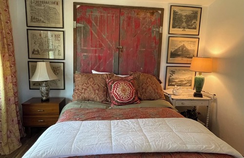 South Carolina Lakes & Blackwater Rivers Cabin | MEADOW LODGE @ Whisper Farm: Gorgeous Southern Lodge,100 Ac w Horses, dogs ok!