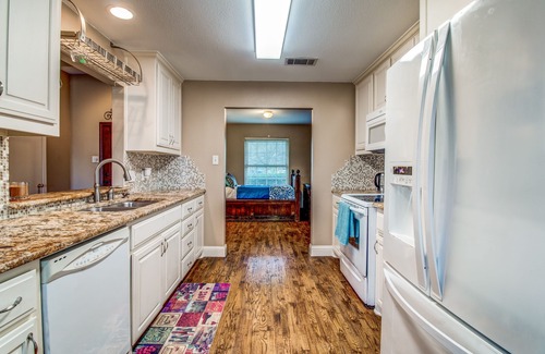 McKinney House | Meadow Retreat- Country feel with city conveniences