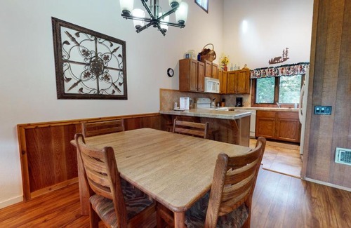 Mammoth Lakes Apartment | Meadow Ridge #28 condo