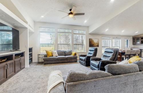 Fir Grove Estates House | Meadowpine Retreat