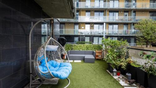 North West Apartment | Meadowside Quay 2BR Luxurious Apartment