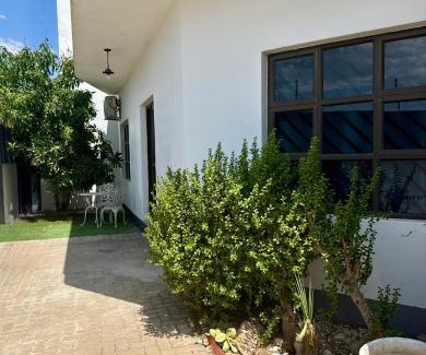 Windhoek Bed & Breakfast | Mecky's Villa