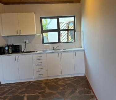 Windhoek Bed & Breakfast | Mecky's Villa