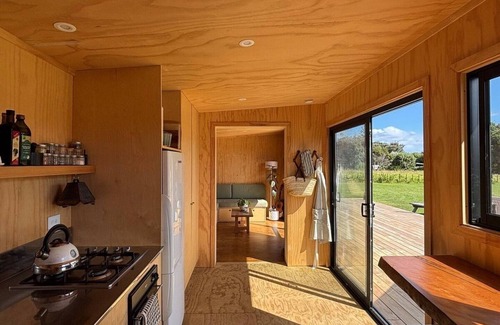 Tryphena House | Medlands Beach House