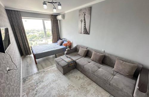 Almaty Apartment | MEDINAHOTELKZ, #75, вид на горы и закат, 15 мин до арбата, HALAL