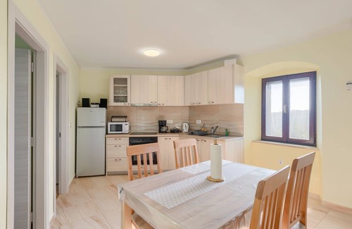 Pican Apartment | Mediterranean apartment with panoramic views, pool, private parking, barbecue