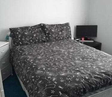Clacton-on-Sea House | medium sized room in my bungalow