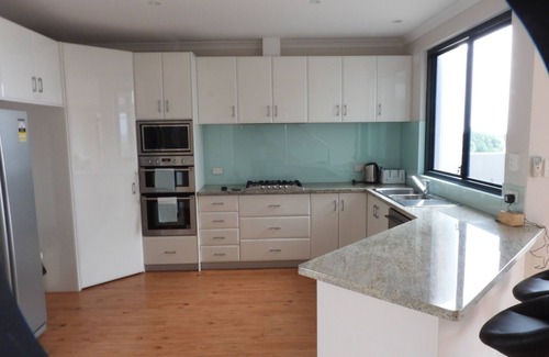 South Bunbury House | Medium term furnished Townhouse right on the beach