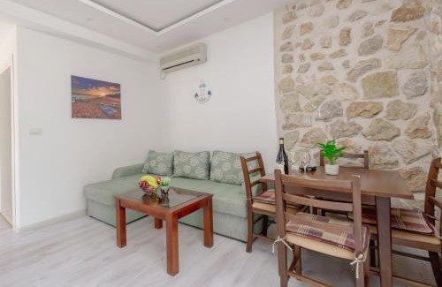Gjerana House | Medo