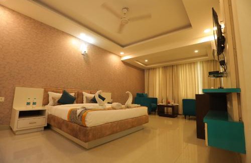 Vrindavan Hotel | Meera Madhav Resort