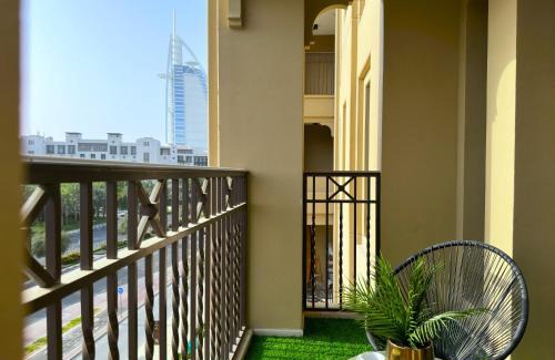 Umm Suqeim 3 Apartment | MegaLuxury Flat Resort, Amazing Pool, Burj direct View