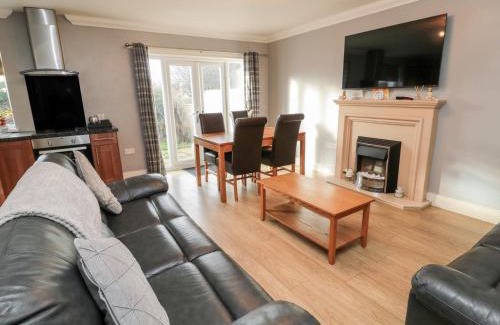 Beadnell House | Megstone