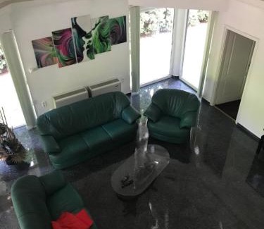 Balatonszarszo Villa | Megtart-lak Villa