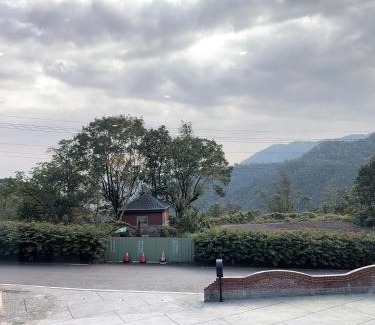 Dongshan Bed & Breakfast | Meishan Jiujiu Landscape B&B