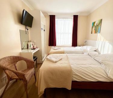 Pimlico Hotel | Melbourne House Hotel
