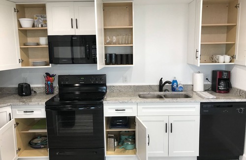 Sunny Point Apartment | Melbourne Waterfront 2 Bed 1 Bath - Incredible View