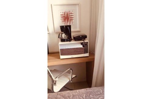 Jacarepagua Apartment | MELHOR Localização na Barra da Tijuca- Apartamento com Ar, wifi, microondas
