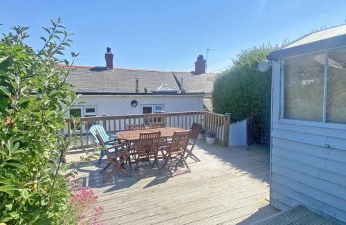 Perranporth House | Mellow Cottage just a short walk to the beach