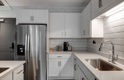 Merry Oaks Apartment | Melodies & Memories: Stay in the Grand Ole Opry Studio!