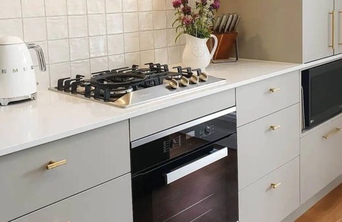 Eumundi House | Melody Farm Cottage newly built luxury in Eumundi