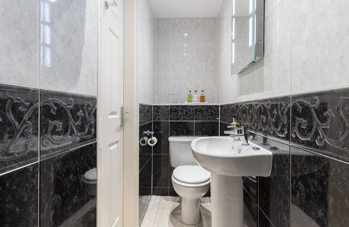Ambleside House | Melrose Guest House