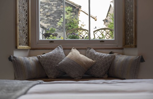 Ambleside House | Melrose Guest House
