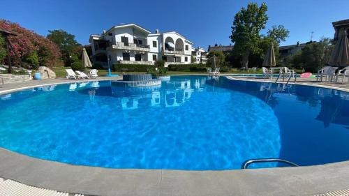 Kassandra House | Meltemi rock house