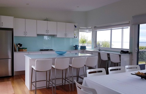 Callala Beach House | Meme's Callala Beach-ABSOLUTE BEACHFRONT-Air Con/Free WIFI/Netflix/Stan/Prime