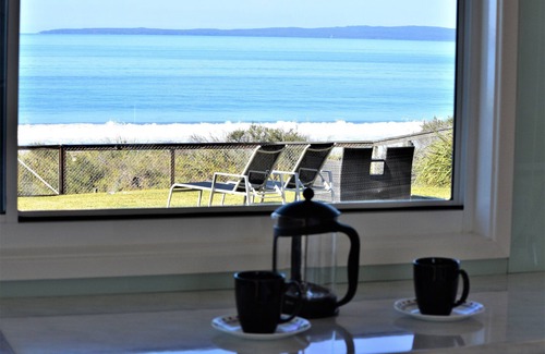 Callala Beach House | Meme's Callala Beach-ABSOLUTE BEACHFRONT-Air Con/Free WIFI/Netflix/Stan/Prime