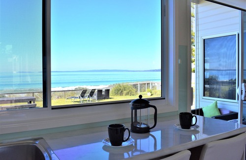 Callala Beach House | Meme's Callala Beach-ABSOLUTE BEACHFRONT-Air Con/Free WIFI/Netflix/Stan/Prime