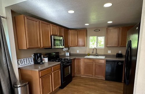 Wolcottville House | Memory Maker; 5 lakes, fire pit, winery, Notre Dame