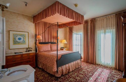 Mendocino Hotel | Mendocino Hotel & Garden