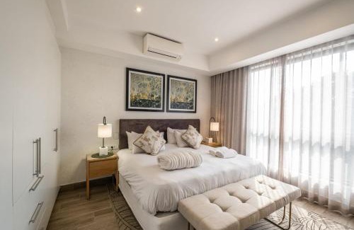 Pretoria Apartment | MENLYN-Entire luxury 2-bedroom en-suite apartment at Regency Hotel