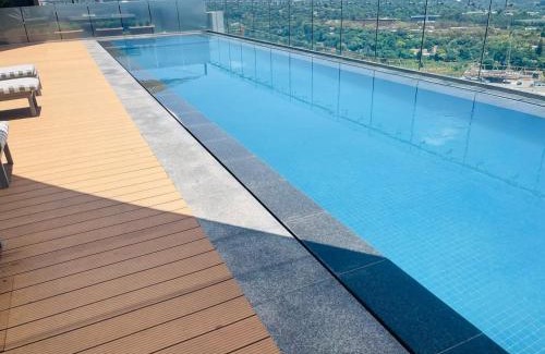 Menlyn Apartment | Menlyn Maine Luxury Apartments 11th & 14th floor with Balcony