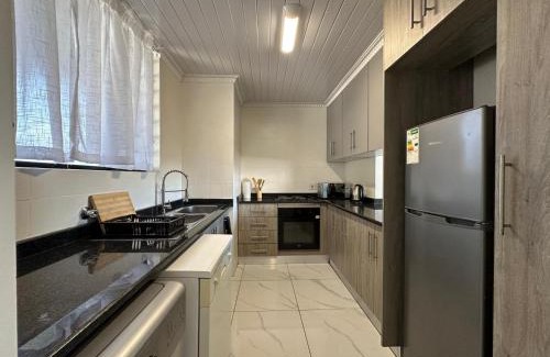 Menlyn Apartment | Menlyn Place Unit 103