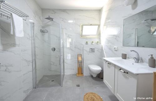 Migdal Apartment | MeravSuite