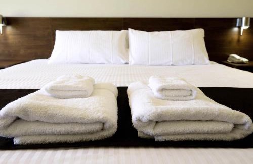 Pelican Point Hotel | Mercure Bunbury Sanctuary Golf Resort