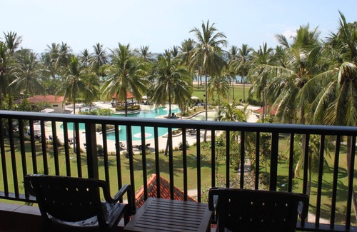 Pineleng Hotel | Mercure Manado Tateli Resort and Convention