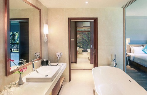 Pineleng Hotel | Mercure Manado Tateli Resort and Convention