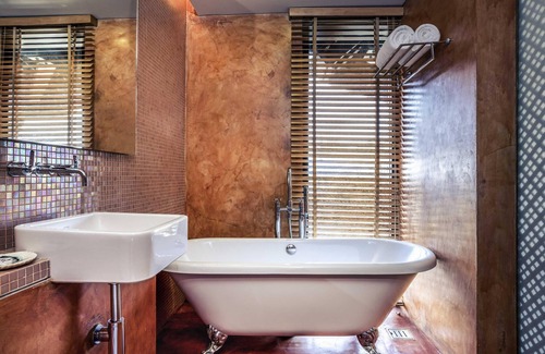 Chaweng City Center Hotel | Mercure Samui Chaweng Tana Hotel