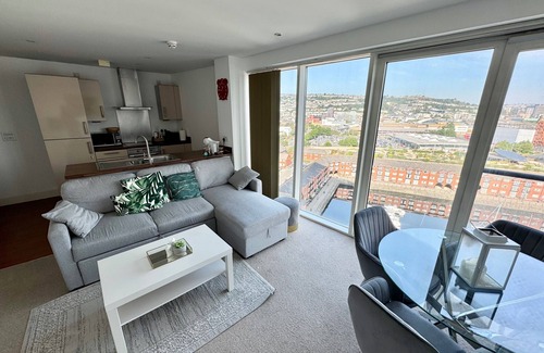 Castle Apartment | Meridian Tower Apartment in Swansea