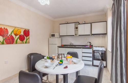Santa Maria Estate Apartment | Merill Pool and Sea, charming Apart 1